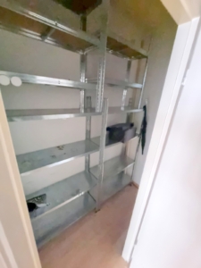 VERMIETET! Großzügige 1-Zimmer Wohnung – kompl. Möblierung geschenkt – mitten in der Offenbacher Fußgängerzone