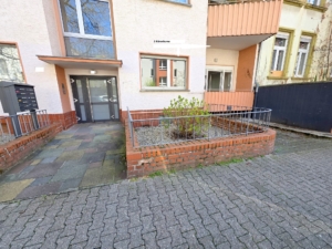 VERMIETET! PROVISIONSFREI! Attraktive 3 Büroräume + Balkon + 1 KFZ-Stellplatz in zentraler Ostend- Lage