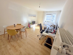 VERMIETET! Top Westendlage! Gemütliche 2 Zimmerwohnung mit kleinem Balkon + Einbauküche im 4. OG ohne! Aufzug