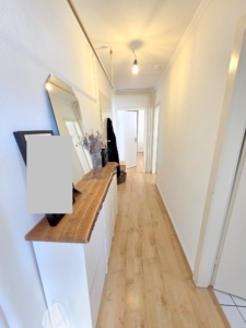 VERMIETET! Top Westendlage! Gemütliche 2 Zimmerwohnung mit kleinem Balkon + Einbauküche im 4. OG ohne! Aufzug