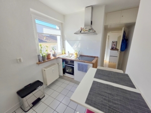 VERMIETET! Top Westendlage! Gemütliche 2 Zimmerwohnung mit kleinem Balkon + Einbauküche im 4. OG ohne! Aufzug