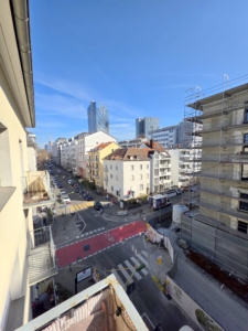 VERMIETET! Top Westendlage! Gemütliche 2 Zimmerwohnung mit kleinem Balkon + Einbauküche im 4. OG ohne! Aufzug