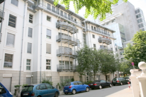 VERMIETET! Top Westend Lage! Charmant + Elegant! Voll möblierte 2 Zimmerwohnung mit 2 Balkonen