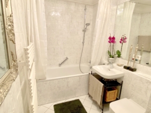 VERMIETET! Top Westend Lage! Charmant + Elegant! Voll möblierte 2 Zimmerwohnung mit 2 Balkonen