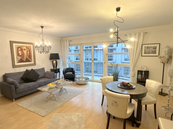 VERMIETET! Top Westend Lage! Charmant + Elegant! Voll möblierte 2 Zimmerwohnung mit 2 Balkonen
