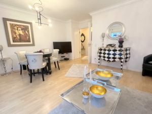 VERMIETET! Top Westend Lage! Charmant + Elegant! Voll möblierte 2 Zimmerwohnung mit 2 Balkonen