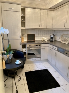VERMIETET! Top Westend Lage! Charmant + Elegant! Voll möblierte 2 Zimmerwohnung mit 2 Balkonen