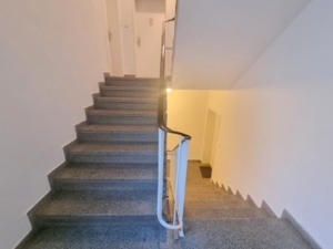 VERMIETET! Komplett renoviert in 2022! Gemütliche 1 Zimmerwohnung mit sep. Küche – Top Lage Bornheim – Nähe Berger Str.
