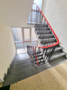 VERMIETET! Renovierte , große + helle 2-Zimmer Wohnung mit offener Küche – mitten in der Offenbacher Fußgängerzone