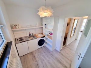 VERMIETET! Komplett renoviert in 2022! Gemütliche 1 Zimmerwohnung mit sep. Küche – Top Lage Bornheim – Nähe Berger Str.