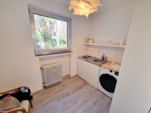 VERMIETET! Komplett renoviert in 2022! Gemütliche 1 Zimmerwohnung mit sep. Küche – Top Lage Bornheim – Nähe Berger Str.
