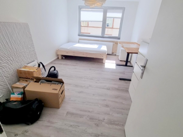 VERMIETET! Komplett renoviert in 2022! Gemütliche 1 Zimmerwohnung mit sep. Küche – Top Lage Bornheim – Nähe Berger Str.