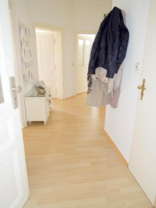 VERMIETET! Altbaucharme mitten im Leben von Alt-Sachsenhausen: Gemütliche 3 Zimmer- Altbauwohnung mit Wannenbad