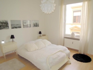 VERMIETET! Altbaucharme mitten im Leben von Alt-Sachsenhausen: Gemütliche 3 Zimmer- Altbauwohnung mit Wannenbad