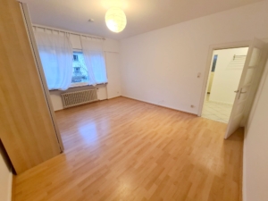 VERMIETET! Top Lage Bornheim Nähe Parlamentsplatz – Große 1,5 Zimmerwohnung mit großer Terrasse + Wohnküche-