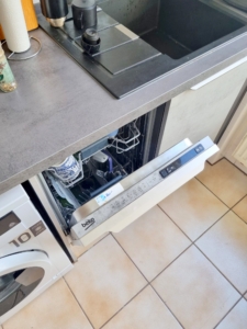 VERMIETET! Altbaucharme Gemütliche + helle 3 Zimmerwohnung – ruhig und zentral in Bornheim – Nähe Berger Str.