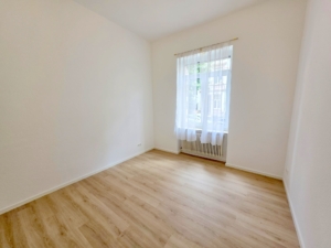 VERMIETET! WOW! Altbaucharme in Top Nordend-Lage – Erstbezug nach Sanierung – 1 Zimmer Studio + separater Küche