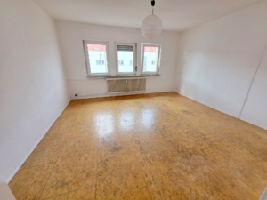 VERMIETET! Perfekte WG Aufteilung – Großzügige 5- Zimmerwohnung mit Terrasse – zentral in Frankfurt-Niederrad