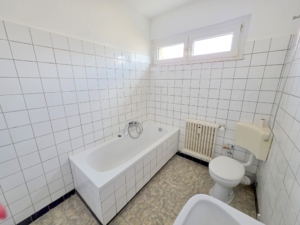 VERMIETET! Perfekte WG Aufteilung – Großzügige 5- Zimmerwohnung mit Terrasse – zentral in Frankfurt-Niederrad