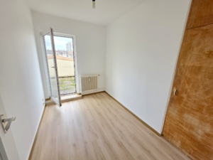 VERMIETET! Perfekte WG Aufteilung – Großzügige 5- Zimmerwohnung mit Terrasse – zentral in Frankfurt-Niederrad