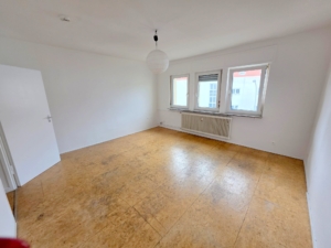 VERMIETET! Perfekte WG Aufteilung – Großzügige 5- Zimmerwohnung mit Terrasse – zentral in Frankfurt-Niederrad