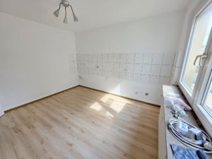VERMIETET! Perfekte WG Aufteilung – Großzügige 5- Zimmerwohnung mit Terrasse – zentral in Frankfurt-Niederrad