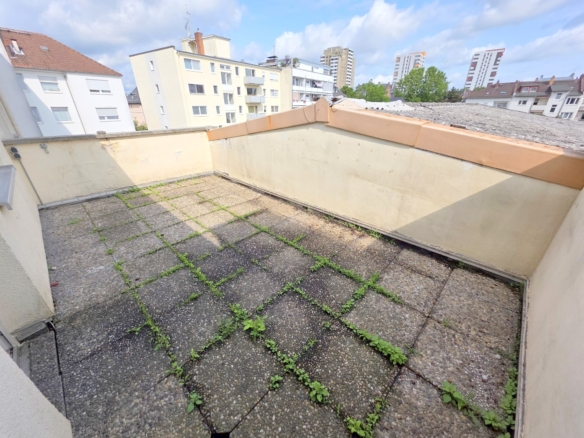 VERMIETET! Perfekte WG Aufteilung – Großzügige 5- Zimmerwohnung mit Terrasse – zentral in Frankfurt-Niederrad