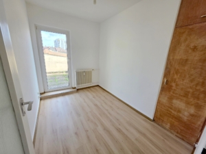 VERMIETET! Perfekte WG Aufteilung – Großzügige 5- Zimmerwohnung mit Terrasse – zentral in Frankfurt-Niederrad