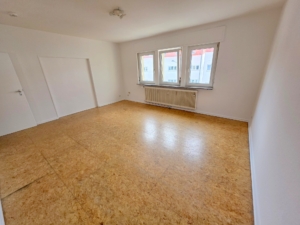 VERMIETET! Perfekte WG Aufteilung – Großzügige 5- Zimmerwohnung mit Terrasse – zentral in Frankfurt-Niederrad