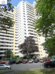 VERKAUFT! Panoramablick + bezugsfertig renoviert! 3 Zimmer mit großem Balkon ganz oben im 16. OG – in Frankfurt-Sachsenhausen