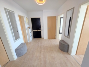 VERKAUFT! Panoramablick + bezugsfertig renoviert! 3 Zimmer mit großem Balkon ganz oben im 16. OG – in Frankfurt-Sachsenhausen