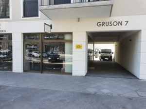 VERMIETET! KFZ-Stellplatz im Hof des Hauses Grusonstr. 7 im Frankfurter-Ostend zu vermieten