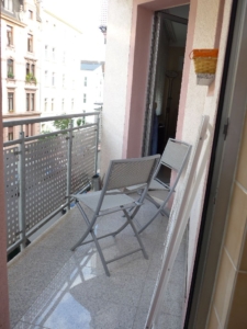 VERMIETET! Großzügige 1-Zimmerwohnung mit extra Wohnküche und Balkon – Top Lage Sachsenhausen