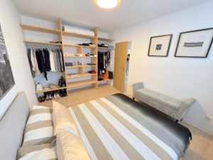 VERKAUFT! Panoramablick + bezugsfertig renoviert! 3 Zimmer mit großem Balkon ganz oben im 16. OG – in Frankfurt-Sachsenhausen