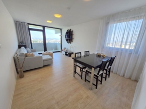 VERKAUFT! Panoramablick + bezugsfertig renoviert! 3 Zimmer mit großem Balkon ganz oben im 16. OG – in Frankfurt-Sachsenhausen