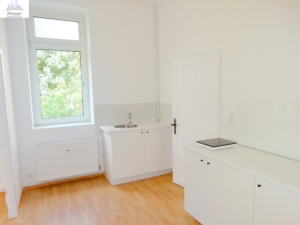 VERMIETET! Altbaucharme im Hinterhaus!  Gemütliches 1 Zimmer Apt. + kleine Wohnküche inkl. EBK – zentral im Ostend