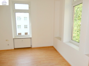 VERMIETET! Altbaucharme im Hinterhaus!  Gemütliches 1 Zimmer Apt. + kleine Wohnküche inkl. EBK – zentral im Ostend