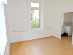 VERMIETET! Altbaucharme im Hinterhaus!  Gemütliches 1 Zimmer Apt. + kleine Wohnküche inkl. EBK – zentral im Ostend