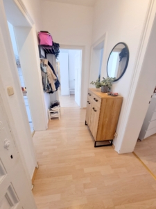 VERMIETET! Altbaucharme zentral in Bornheim! Gemütliche + sonnige 3- Zimmer Wohnung mit Tageslichtbad