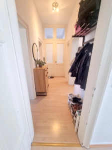 VERMIETET! Altbaucharme zentral in Bornheim! Gemütliche + sonnige 3- Zimmer Wohnung mit Tageslichtbad
