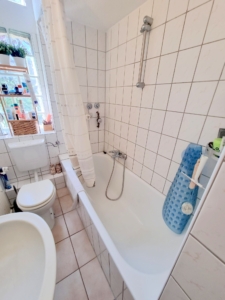 VERMIETET! Altbaucharme zentral in Bornheim! Gemütliche + sonnige 3- Zimmer Wohnung mit Tageslichtbad