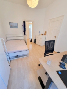 VERMIETET! Altbaucharme zentral in Bornheim! Gemütliche + sonnige 3- Zimmer Wohnung mit Tageslichtbad