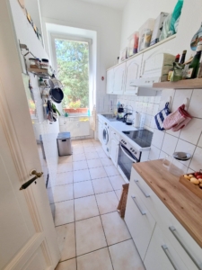 VERMIETET! Altbaucharme zentral in Bornheim! Gemütliche + sonnige 3- Zimmer Wohnung mit Tageslichtbad