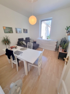 VERMIETET! Altbaucharme zentral in Bornheim! Gemütliche + sonnige 3- Zimmer Wohnung mit Tageslichtbad