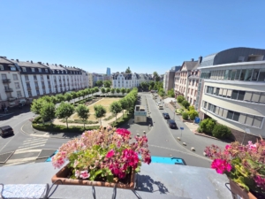 VERMIETET! Schick! Saniert! 1 Zimmer mit Balkon + Wohnküche – Top Lage Bornheim Nähe Berger Str.
