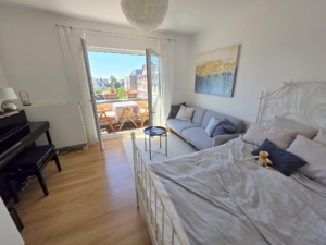 VERMIETET! Schick! Saniert! 1 Zimmer mit Balkon + Wohnküche – Top Lage Bornheim Nähe Berger Str.