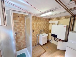 VERKAUFT! Gepflegtes Reihenmittelhaus mit 3 Zimmern + Keller + Garten – Ernst May Siedlung in Frankfurt-Praunheim