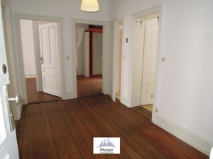VERMIETET! Großzügige 4 Zimmer Altbauwohnung mit kl. Balkon und Wohnküche – im Szeneviertel am Bahnhof