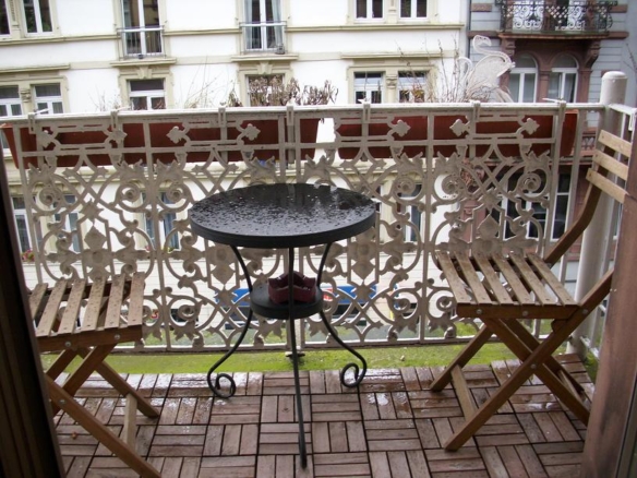 VERMIETET! Großzügige 4 Zimmer Altbauwohnung mit kl. Balkon und Wohnküche – im Szeneviertel am Bahnhof