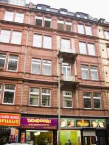 VERMIETET! Großzügige 4 Zimmer Altbauwohnung mit kl. Balkon und Wohnküche – im Szeneviertel am Bahnhof